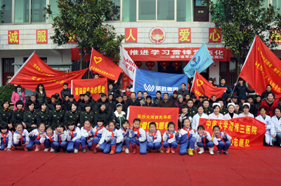 春風(fēng)送溫暖 小愛亦溫馨 ——威勝集團(tuán)參加“高新區(qū)學(xué)雷鋒志愿服務(wù)‘十送’慰問活動(dòng)”