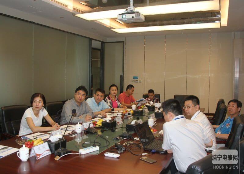 政企合作 * 新疆達坂城區(qū)領(lǐng)導一行蒞臨科陸電子指導考察